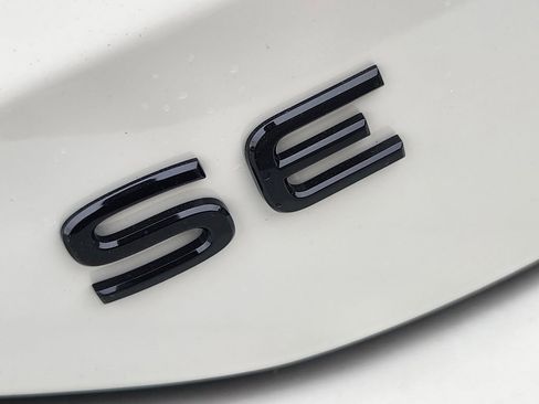 New 2026 Volkswagen Tiguan SE R-Line AWD/4WD image 9