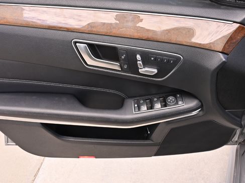 Used 2014 Mercedes-Benz E 350 Sedan image 20