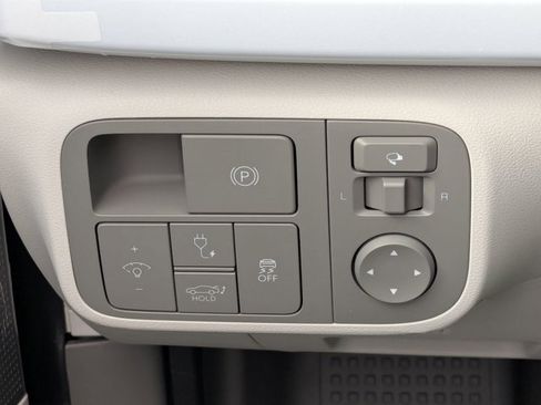 New 2025 Hyundai Ioniq 6 Limited image 18