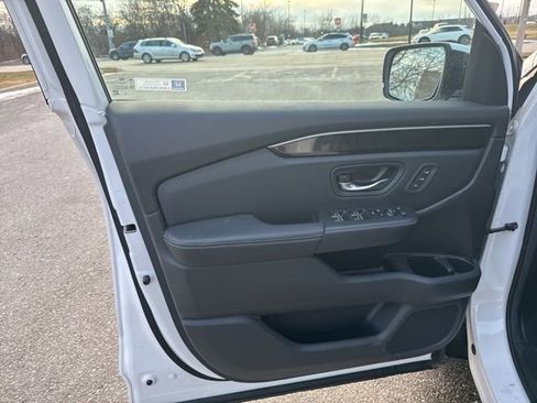 Certified 2025 Honda Pilot Elite image 20