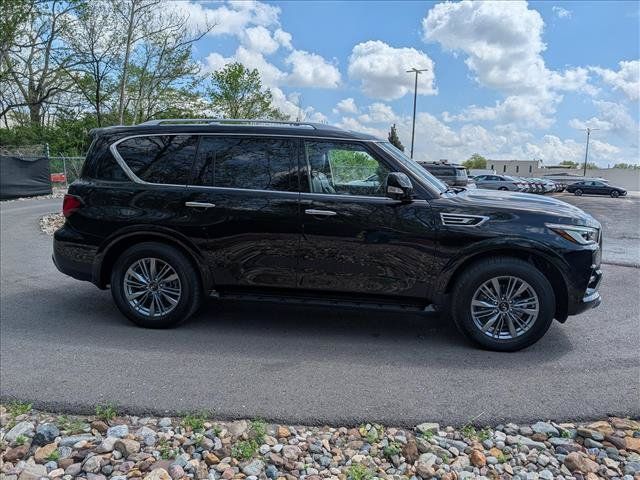 Used 2022 INFINITI QX80 Luxe w/ Cargo Package AWD/4WD image 6