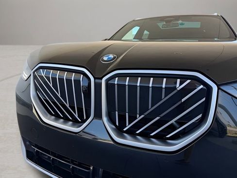 Used 2025 BMW X3 xDrive30i w/ Premium Package AWD/4WD image 2