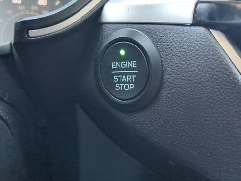 Certified 2020 Ford Escape SE image 26