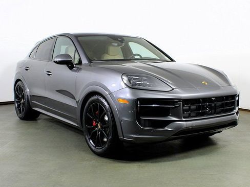 New 2026 Porsche Cayenne GTS image 9