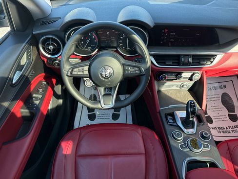 Used 2021 Alfa Romeo Stelvio Ti w/ Nero Edizione image 35