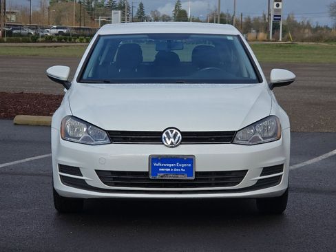 Used 2017 Volkswagen Golf S image 8