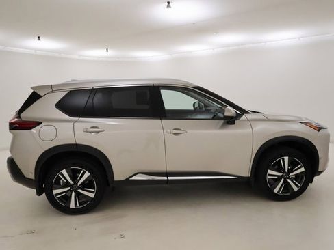 Used 2022 Nissan Rogue Platinum w/ Head-Up Display Package image 2