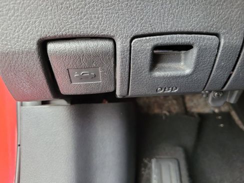 Used 2013 Toyota Corolla S image 29