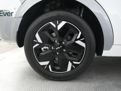 Used 2024 Kia Niro Wave w/ Wave Preserve Package FWD image 22