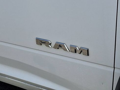 Used 2022 RAM 5500 Tradesman w/ Chrome Appearance Group AWD/4WD image 28
