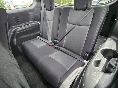 Used 2020 Nissan Pathfinder S AWD/4WD image 16