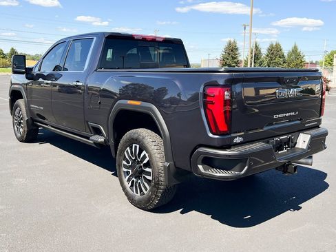 Used 2025 GMC Sierra 2500 Denali Ultimate image 15