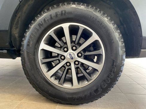 Used 2021 Ford Expedition Max XLT image 27