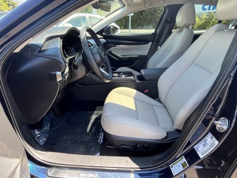 Used 2024 MAZDA MAZDA3 s FWD image 10