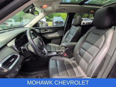 Used 2021 Chevrolet TrailBlazer LT w/ Sun and Liftgate Package AWD/4WD image 9