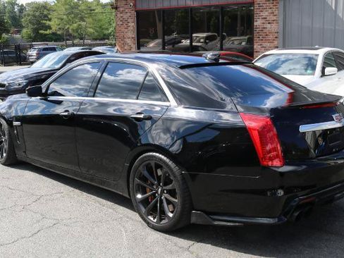 Used 2018 Cadillac CTS V w/ Luxury Package RWD image 5