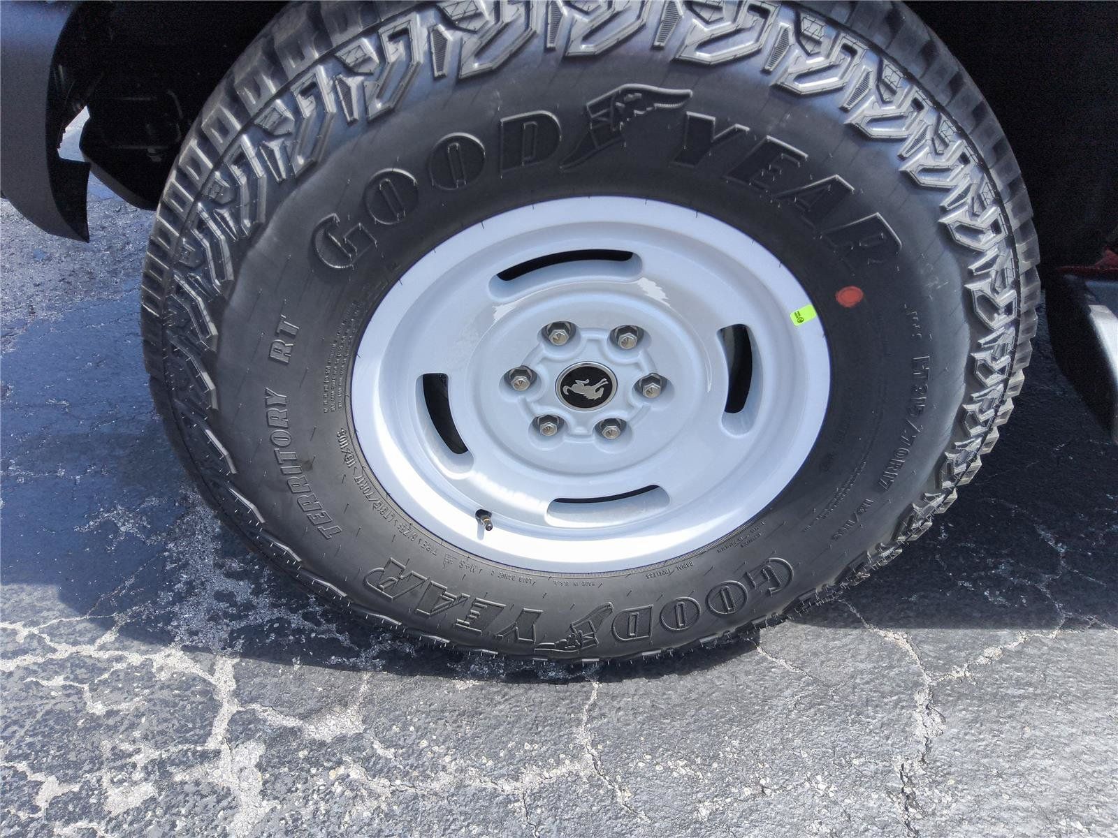 New 2026 Ford Bronco Heritage Edition AWD/4WD image 9