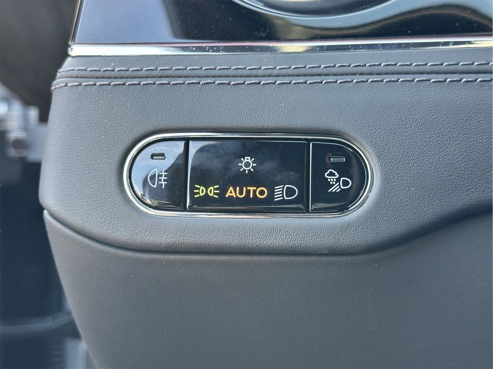 New 2026 Bentley Flying Spur V8 AWD/4WD image 57