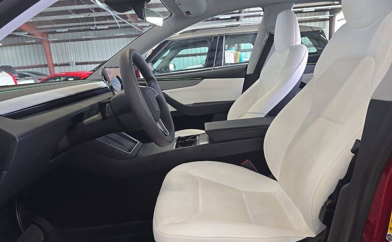 Used 2026 Tesla Model Y Long Range AWD/4WD image 7