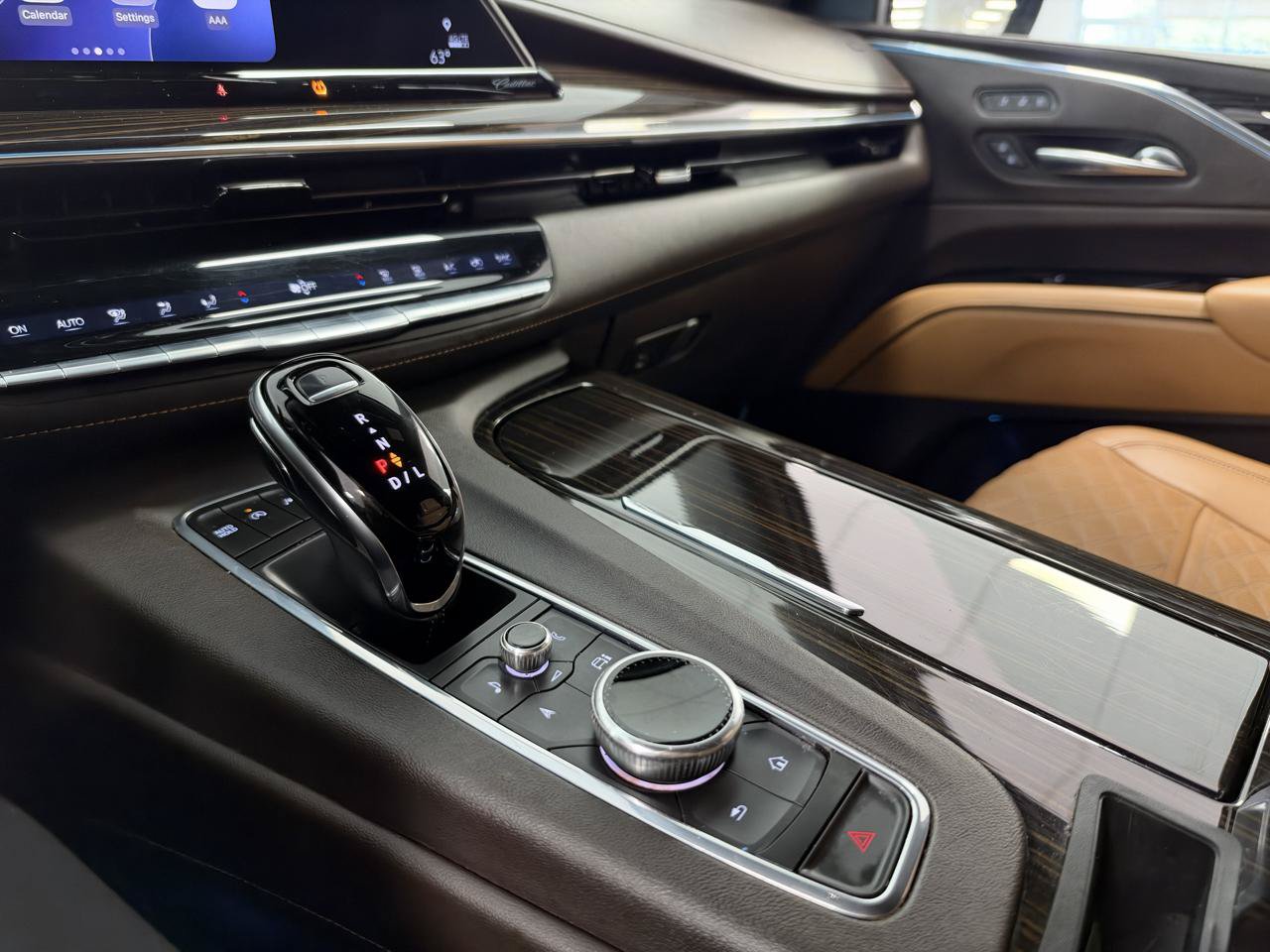 Used 2021 Cadillac Escalade ESV Sport AWD/4WD image 21