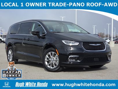 Used 2024 Chrysler Pacifica Touring-L