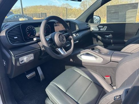 Used 2025 Mercedes-Benz GLS 450 4MATIC image 6