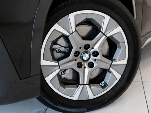 Used 2024 BMW X1 xDrive28i w/ Technology Package image 2