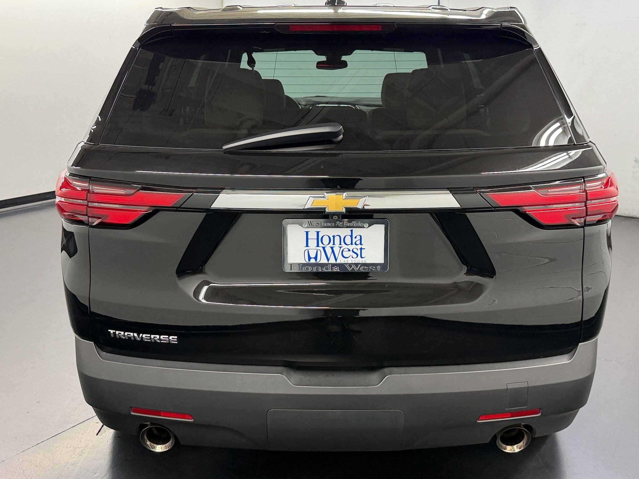 Used 2022 Chevrolet Traverse LS w/ LPO, Cargo Package FWD image 10