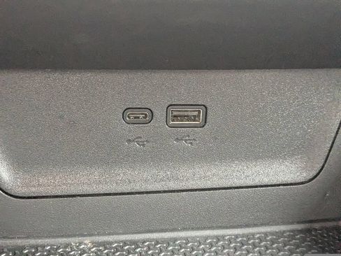 Used 2025 Chevrolet Equinox LT w/ Convenience Package II FWD image 21