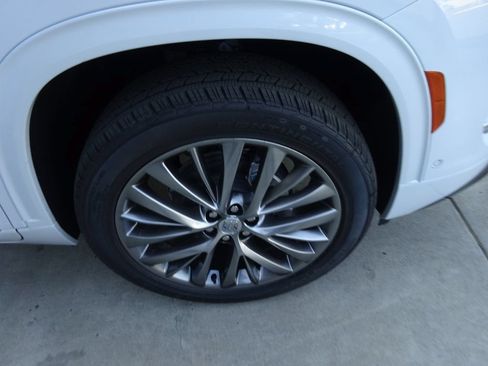 New 2026 Buick Enclave Avenir w/ Super Cruise Package FWD image 9