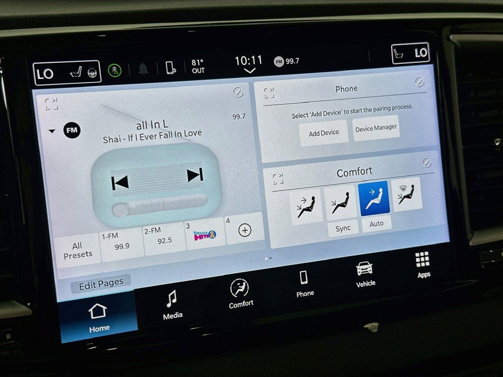 Used 2024 Chrysler Pacifica Touring-L FWD image 27