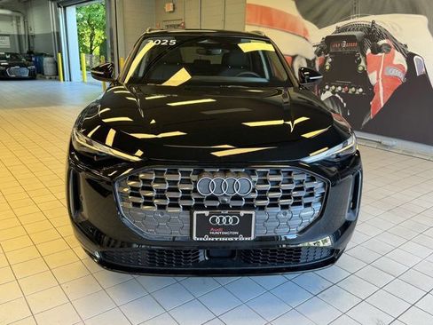Used 2025 Audi Q5 Premium w/ Convenience Package AWD/4WD image 2