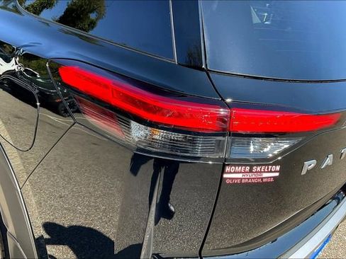 Used 2024 Nissan Pathfinder Platinum w/ Cargo Package image 29