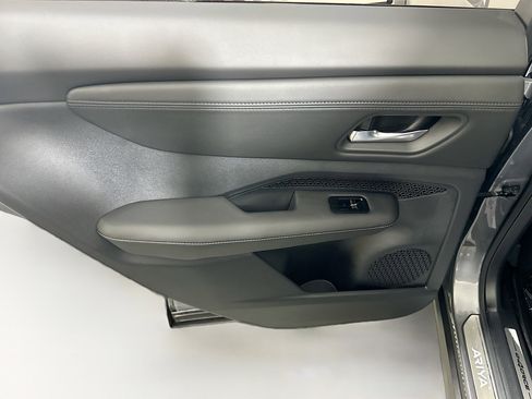 Used 2023 Nissan Ariya AWD image 25