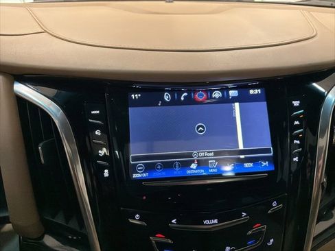 Used 2019 Cadillac Escalade ESV Platinum image 3