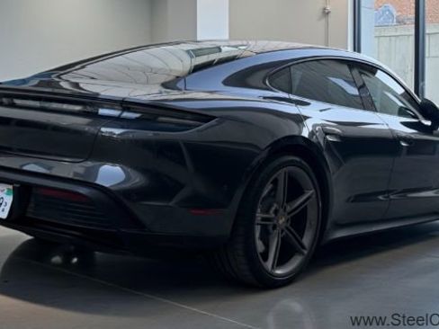 Used 2022 Porsche Taycan image 6