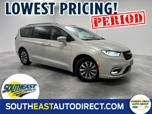 Used 2021 Chrysler Pacifica Touring-L FWD image 1