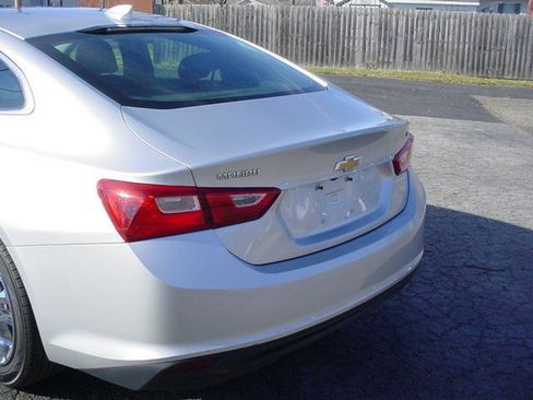 Used 2018 Chevrolet Malibu LT image 14