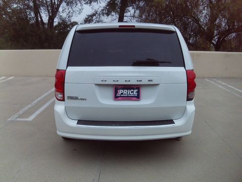 Used 2016 Dodge Grand Caravan American Value Package w/ UConnect Hands-Free Group FWD image 10