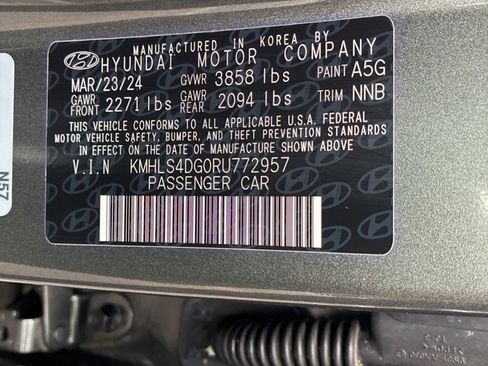 Used 2024 Hyundai Elantra SEL w/ Convenience Package FWD image 23