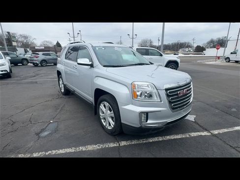 Used 2017 GMC Terrain SLT w/ Driver Alert Package I image 2