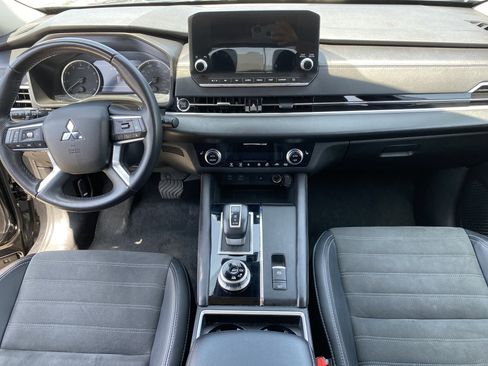 Used 2024 Mitsubishi Outlander SE AWD/4WD image 19