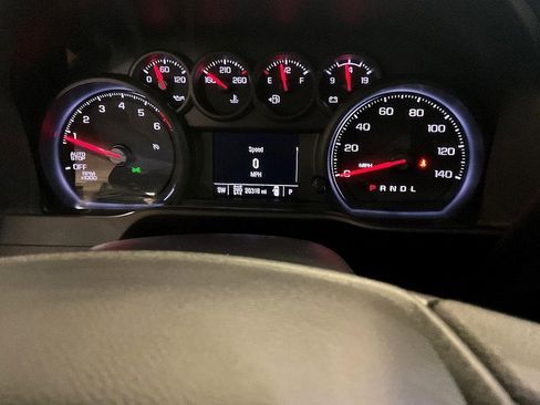 Used 2022 Chevrolet Silverado 1500 Custom image 18