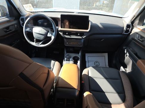 Certified 2025 Ford Bronco Sport Outer Banks w/ Outer Banks Tech Package+ AWD/4WD image 4