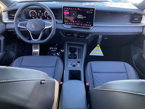 New 2026 Volkswagen Tiguan SE R-Line image 11