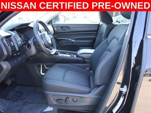 Certified 2024 Nissan Pathfinder SV image 16