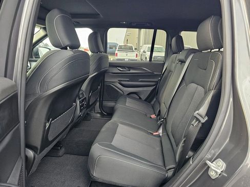 New 2025 Jeep Grand Cherokee Laredo X w/ Luxury Tech Group I image 12