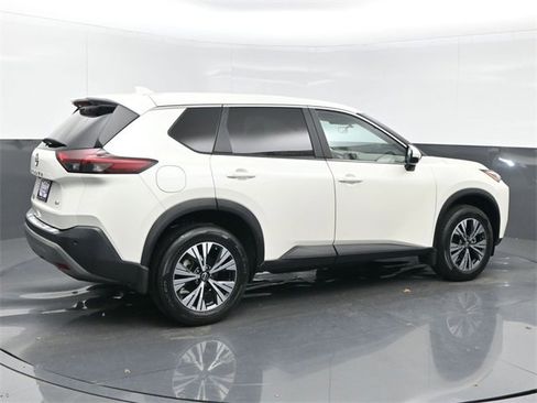 Used 2023 Nissan Rogue SV image 6