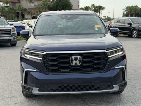 Used 2025 Honda Pilot EX-L image 3