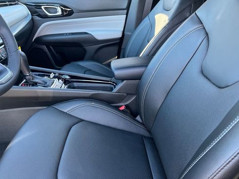 New 2025 Jeep Compass Limited w/ Elite Group image 20